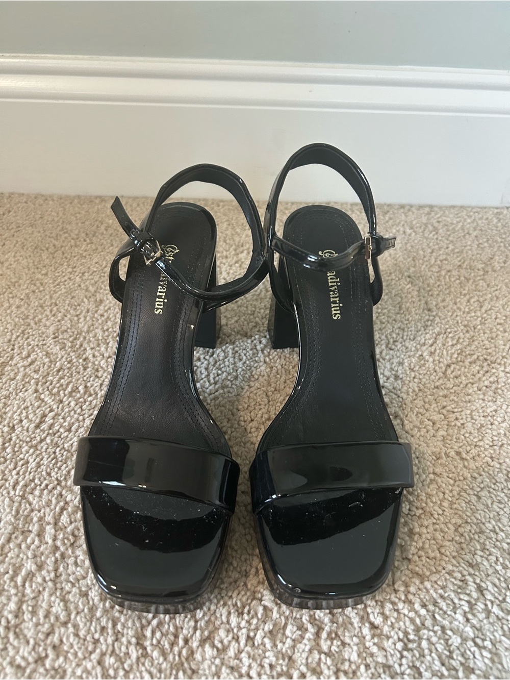 Heels - Picture 2 of 4